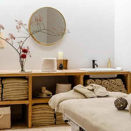 Chateau L'hospitalet Wine & 5*