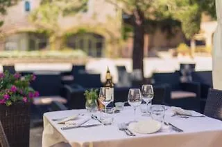 Chateau L'hospitalet Wine & ホテル 5*
